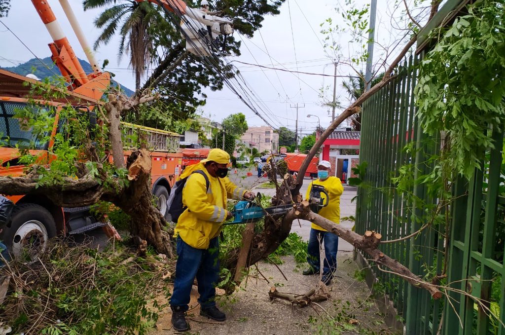 Obras Públicas sigue removiendo escombros provocados por Depresión Tropical ETA obras-publicas-sigue-removiendo-escombros-provocado-por-depresion-tropical-eta